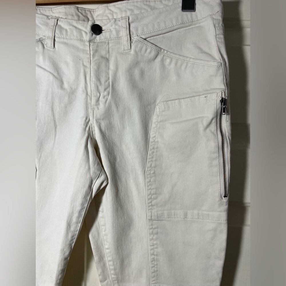 Sundance Zipper Jeans
